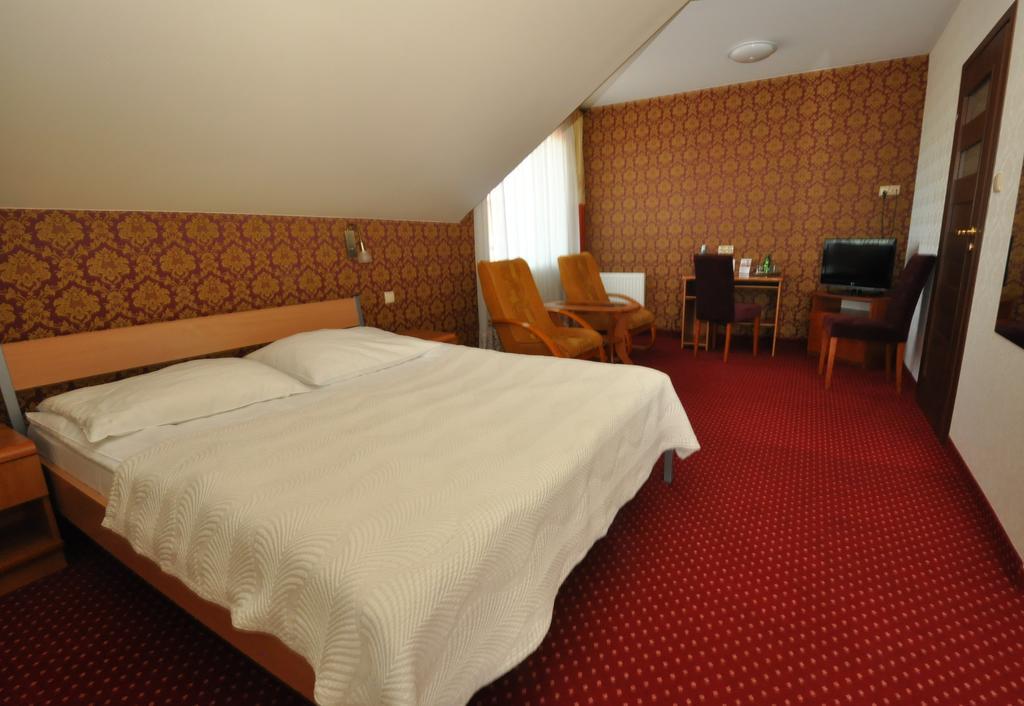 Hotel Chabrowy Dworek Teresin Room photo