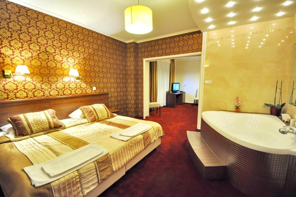 Hotel Chabrowy Dworek Teresin Room photo